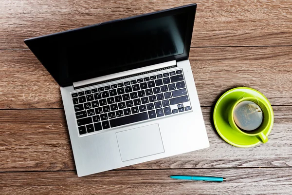 Office werkplek met laptop — Stockfoto