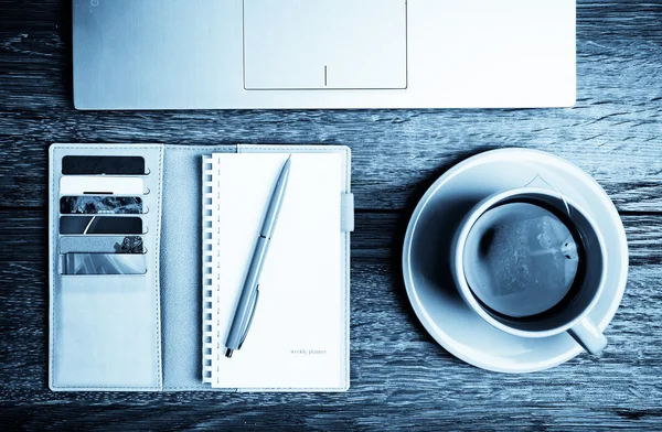 Bureau met laptop computer — Stockfoto