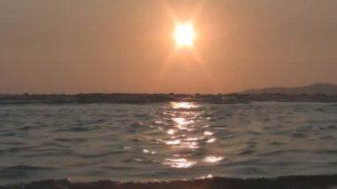 Sahilde güzel bir gün batımı