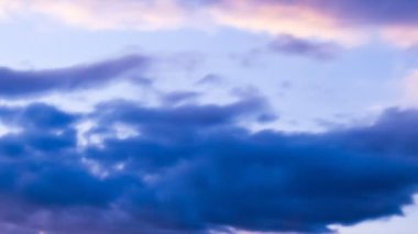 Gün batımında Bulutlar Zaman Atlamalı