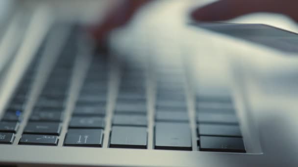 Woman using computer for online purchase — Stockvideo