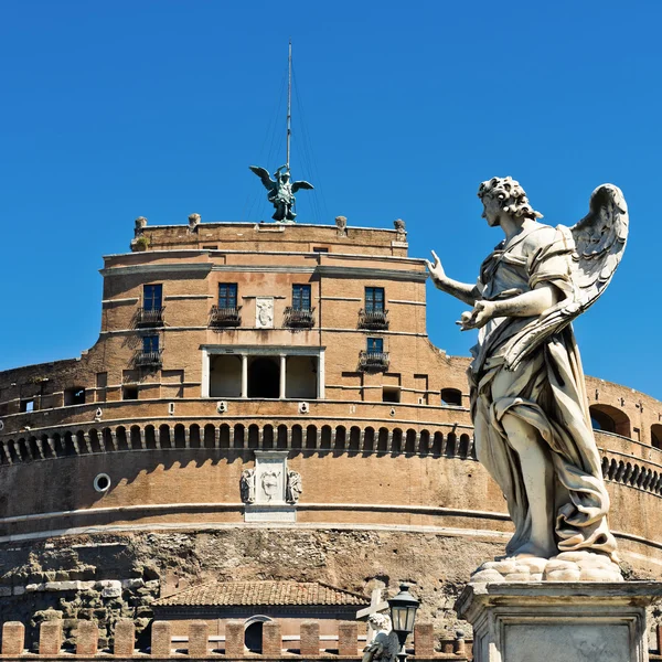 Visa med slottet St Angelo. Rom — Stockfoto