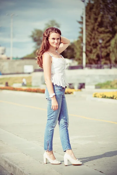 Mulher bonita sorrindo — Fotografia de Stock