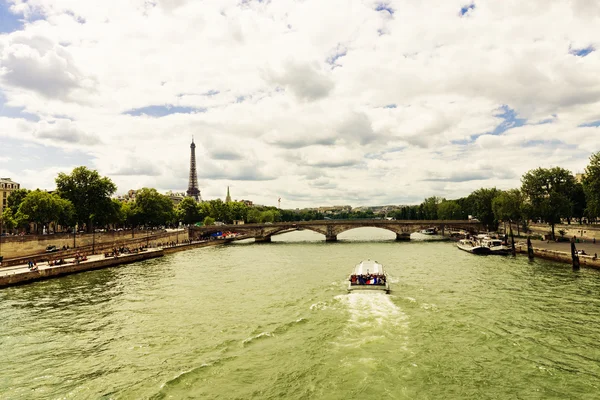 Famous Eiffel Tower — Stock Photo, Image