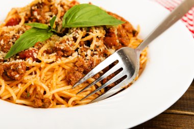 Spagetti bolognese peynirli