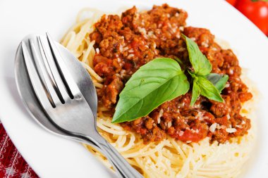 domates soslu makarna