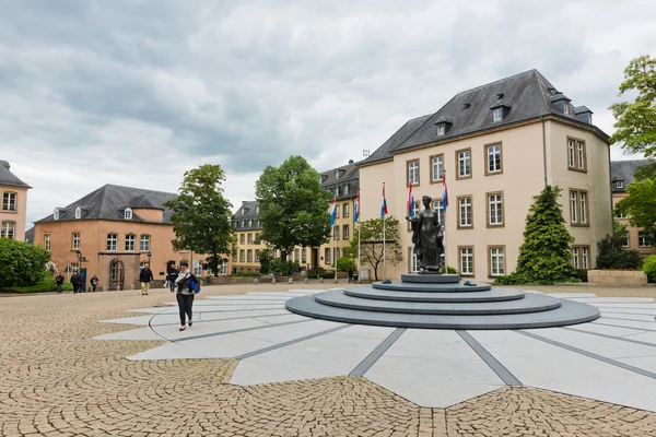 Monumento a Charlotte, Gran Duquesa de Luxemburgo. El monumento —  Fotos de Stock