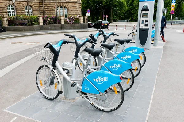 Terminal public de închiriere biciclete — Fotografie, imagine de stoc