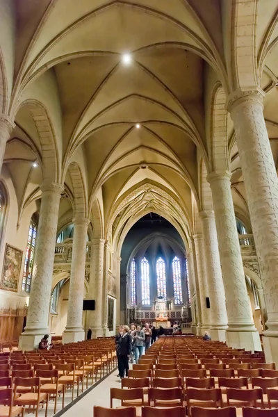 Wnętrze katedry Notre-Dame Cathedral — Zdjęcie stockowe