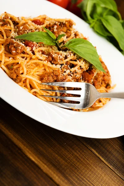 Spaghetti bolognese con formaggio — Foto Stock