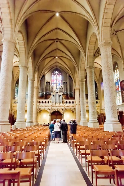 Wnętrze katedry Notre-Dame Cathedral — Zdjęcie stockowe