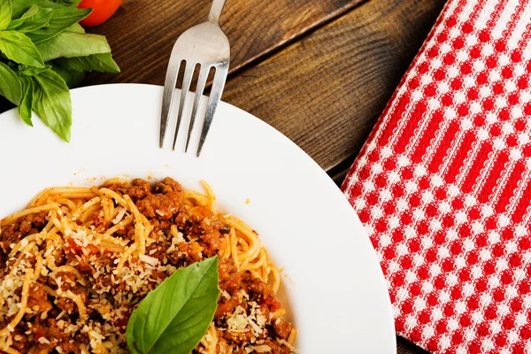 Spaghetti bolognese with cheese — Stock Photo, Image