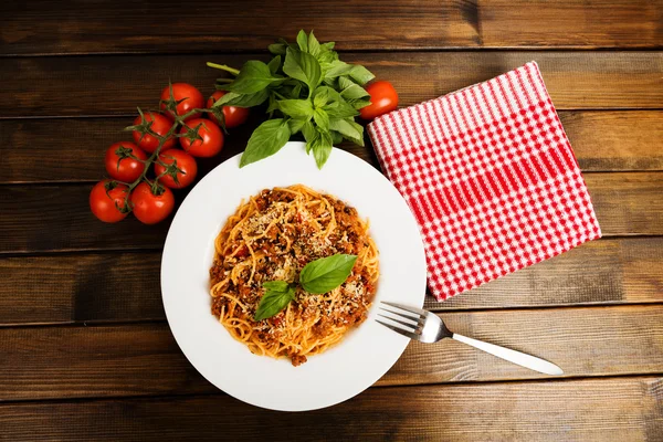 Spaghetti bolognese con formaggio — Foto Stock