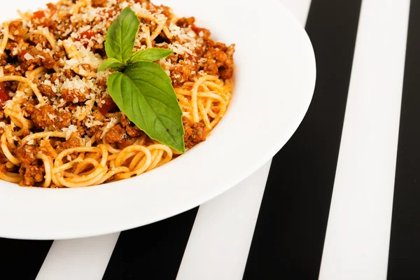Spaghetti bolognese z serem — Zdjęcie stockowe