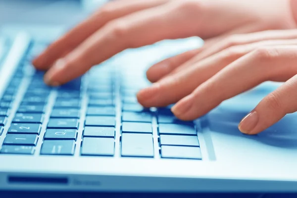 Typing female hands on keyboard — Stock Photo, Image