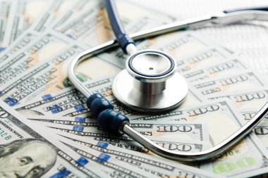 Doları banknot stetoskop ile