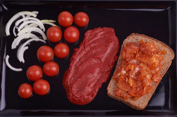 Rode vegetarisch voedsel. — Stockfoto
