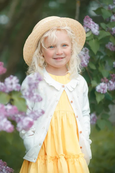 Beautiful Little Girl Blond Hair Blooming Spring Garden — Stock fotografie