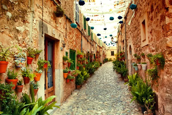 Street in Valldemossa village — Stockfoto