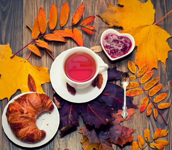 Autumn tea time — Stock Photo, Image