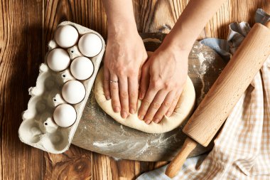 eller erkek hamur yoğurma