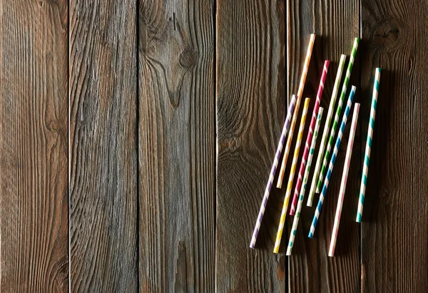 Drink rietjes op tafel — Stockfoto