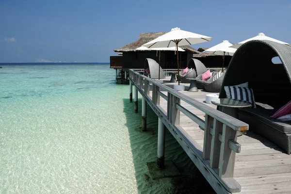 güzel bir plaj iskelesi ile