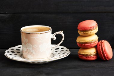 Fransız lezzetli tatlı badem kurabiyeleri