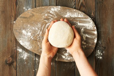 eller erkek hamur yoğurma