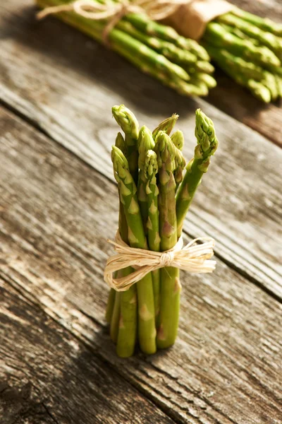 Stelletje verse asperges — Stockfoto