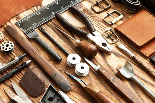 Läder crafting verktyg — Stockfoto