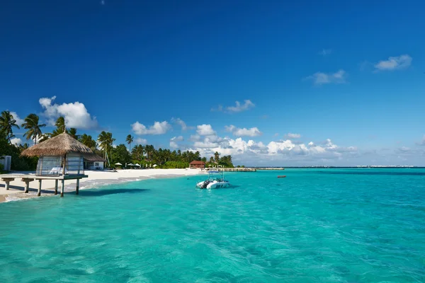 Bellissima spiaggia alle Maldive — Foto Stock