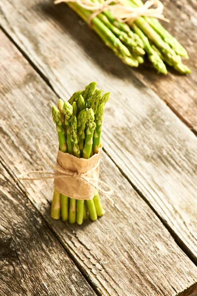 Stelletje verse asperges — Stockfoto