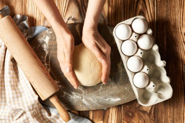 eller erkek hamur yoğurma