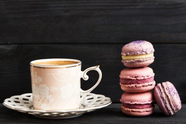 Fransız lezzetli tatlı badem kurabiyeleri