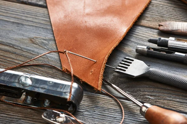 Leather crafting tools — Stock Photo, Image