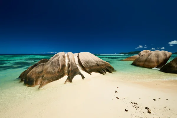 Schöner Strand auf den Seychellen — Stockfoto