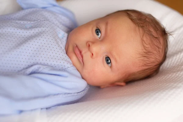 Drăguț nou-născut copil — Fotografie, imagine de stoc