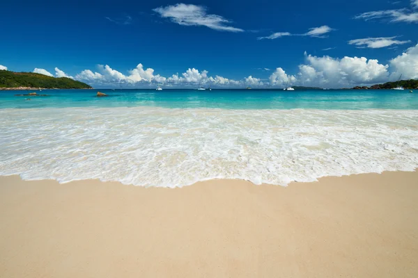 Praia bonita em Seychelles — Fotografia de Stock