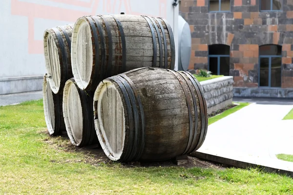 Barricas de vino de madera — Foto de Stock