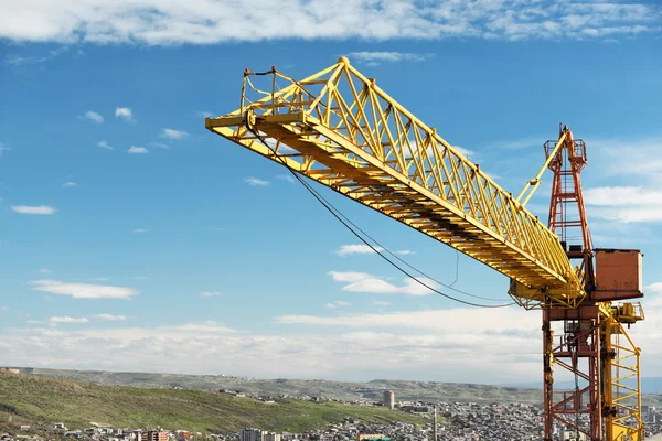 Γερανός tower μπλε ουρανό — Φωτογραφία Αρχείου