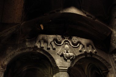 Eski manastır Geghard Ermenistan'da
