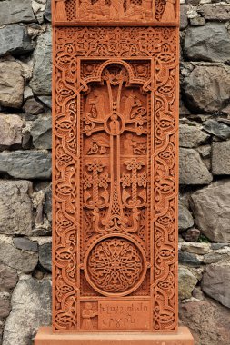 Khachkar, Kutsal haç-taş