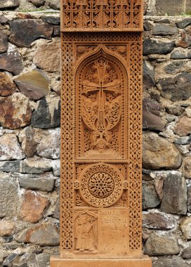 Khachkar, Kutsal haç-taş