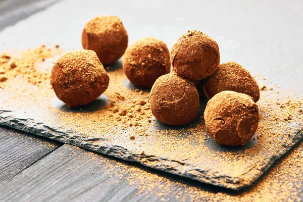 Homemade chocolate truffles — Stock Photo, Image