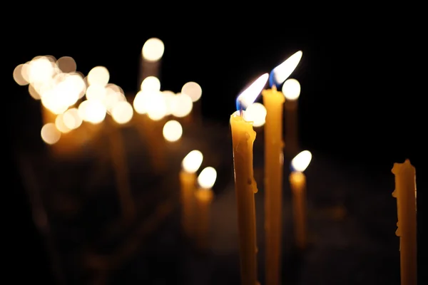 Lilin Terang di gereja — Stok Foto