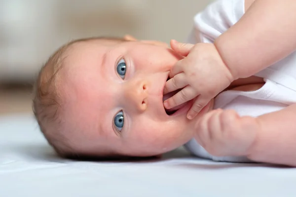 Τεσσάρων μηνών μωρό — Φωτογραφία Αρχείου