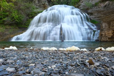 Ithaca yakınındaki güzel şelaleler