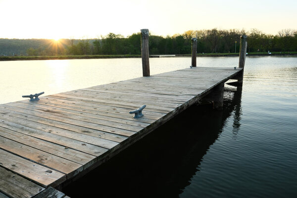 Марина на озере Каюга
