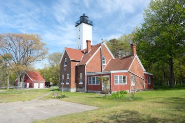 Presque Isle lighthouse clipart
